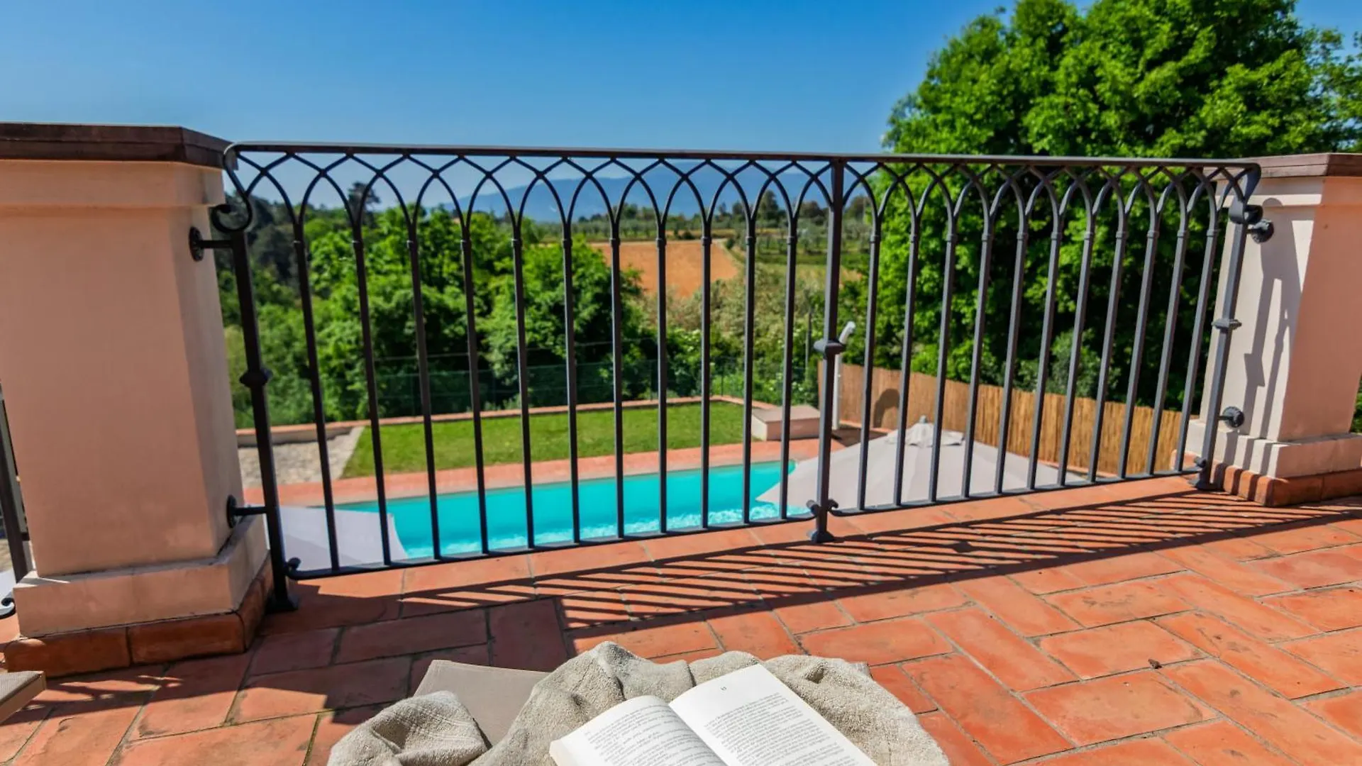 Villa Con Piscina Immersa Nel Verde - Montecarlo - Horizonte Selections Italien
