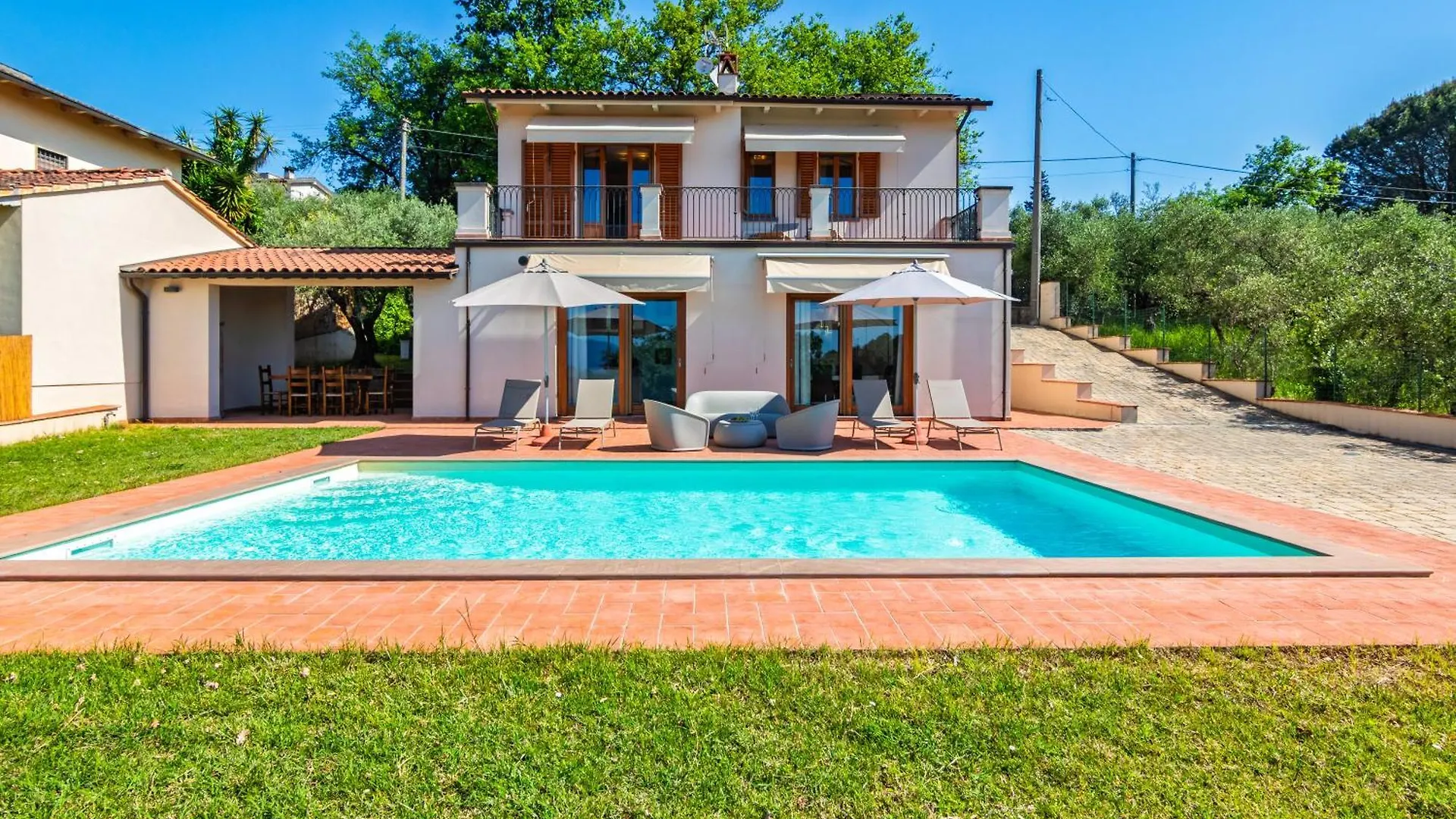 Villa Con Piscina Immersa Nel Verde - Montecarlo - Horizonte Selections 0*,  Italien